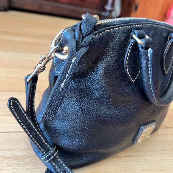 DOONEY & BOURKE SMALL BLACK LEATHER CROSSBODY BAG - Picture 6 of 9